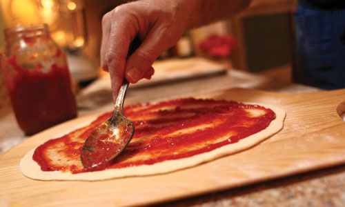Pizza-saucing