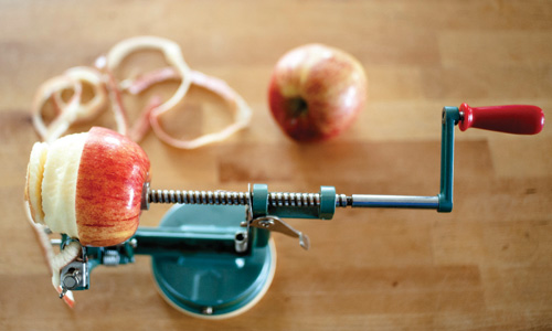HGGH-Peeling-Apples