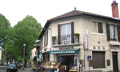 Pau-Neighborhood-Market