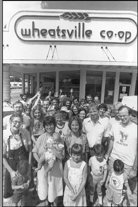 1981-The-Crowd-at-Reopening