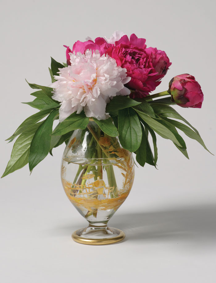 Devon-Dikeou PLEASE SIX BOUQUET DE PIVONES